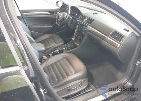 2017 Volkswagen Passat V6 Sel Premium z USA, uszkodzony, nr VIN 1VWCM7A37HC084991